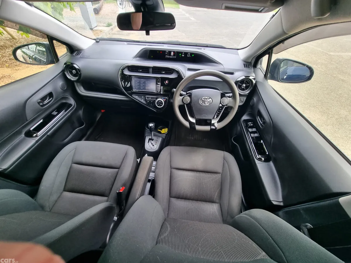 Toyota Aqua Hatchback, Petrol Hybrid, 2019, Blue