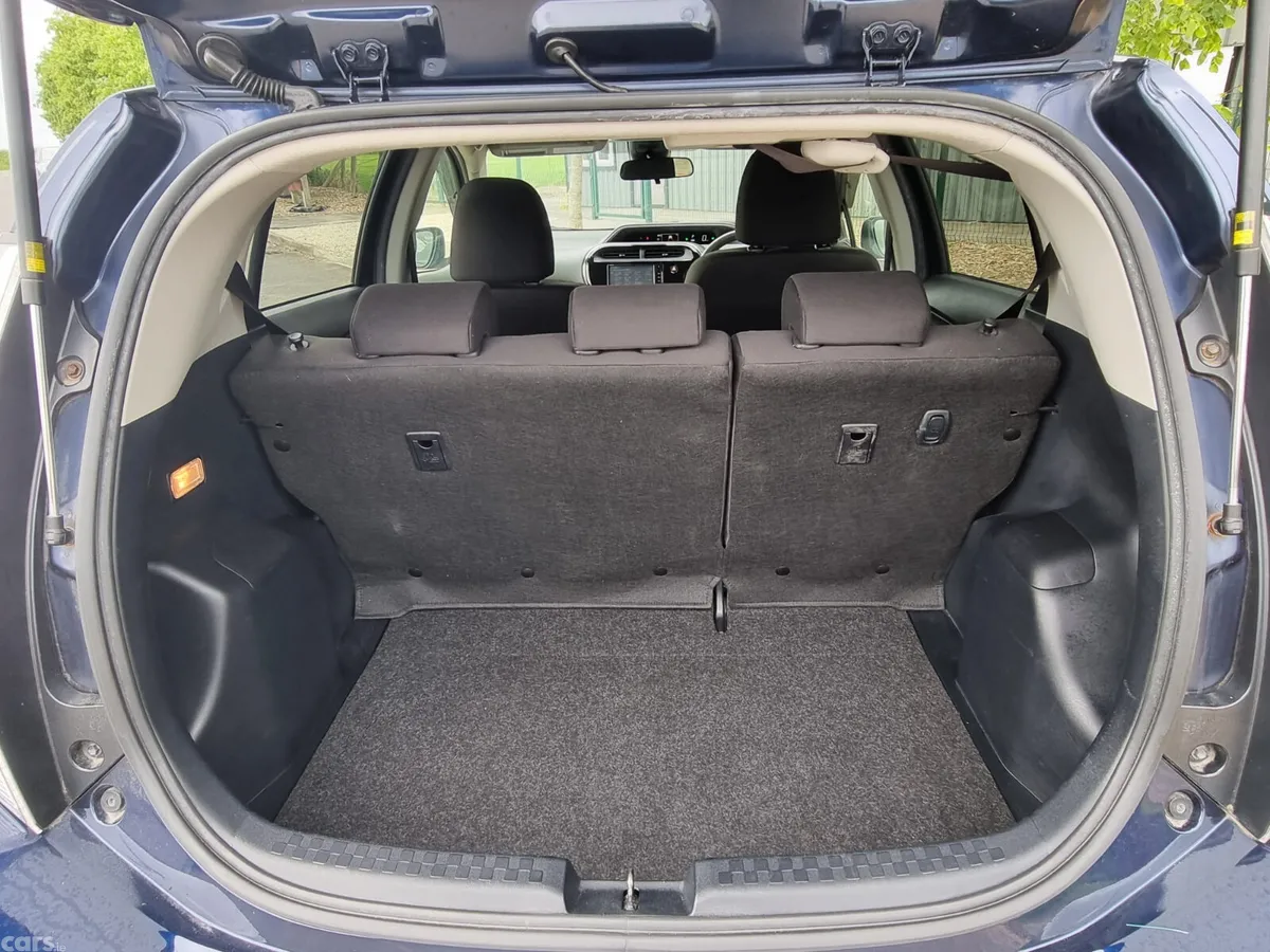 Toyota Aqua Hatchback, Petrol Hybrid, 2019, Blue