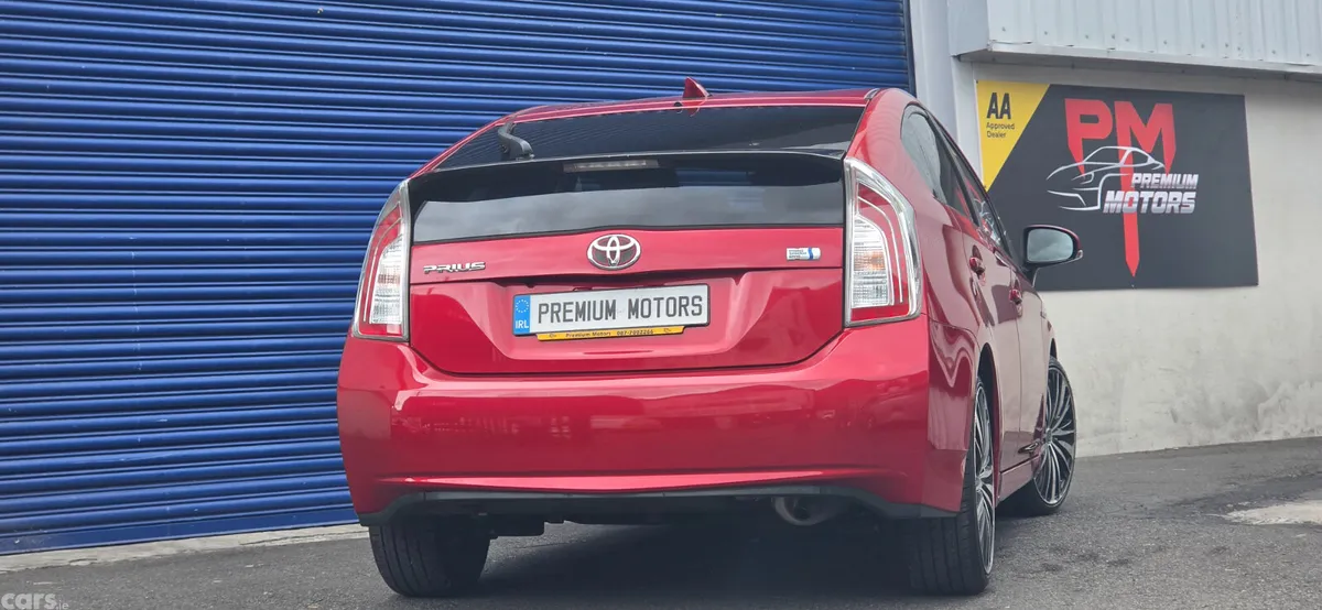 Toyota Prius Hatchback, Petrol Hybrid, 2014, Red