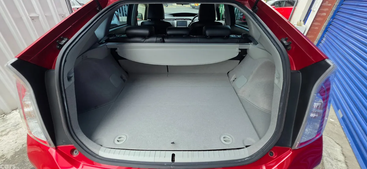 Toyota Prius Hatchback, Petrol Hybrid, 2014, Red
