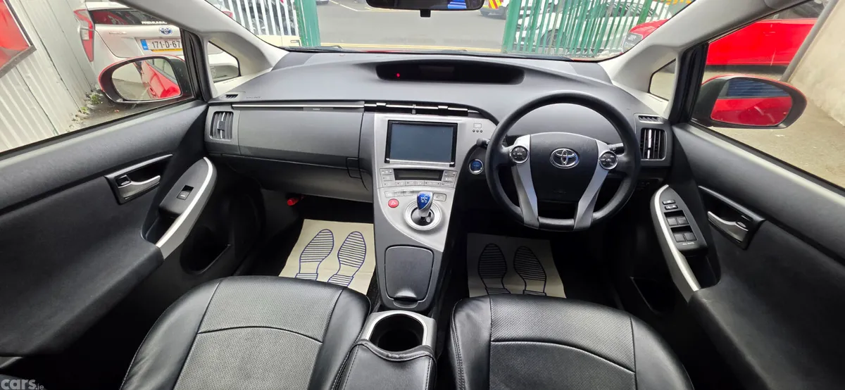 Toyota Prius Hatchback, Petrol Hybrid, 2014, Red