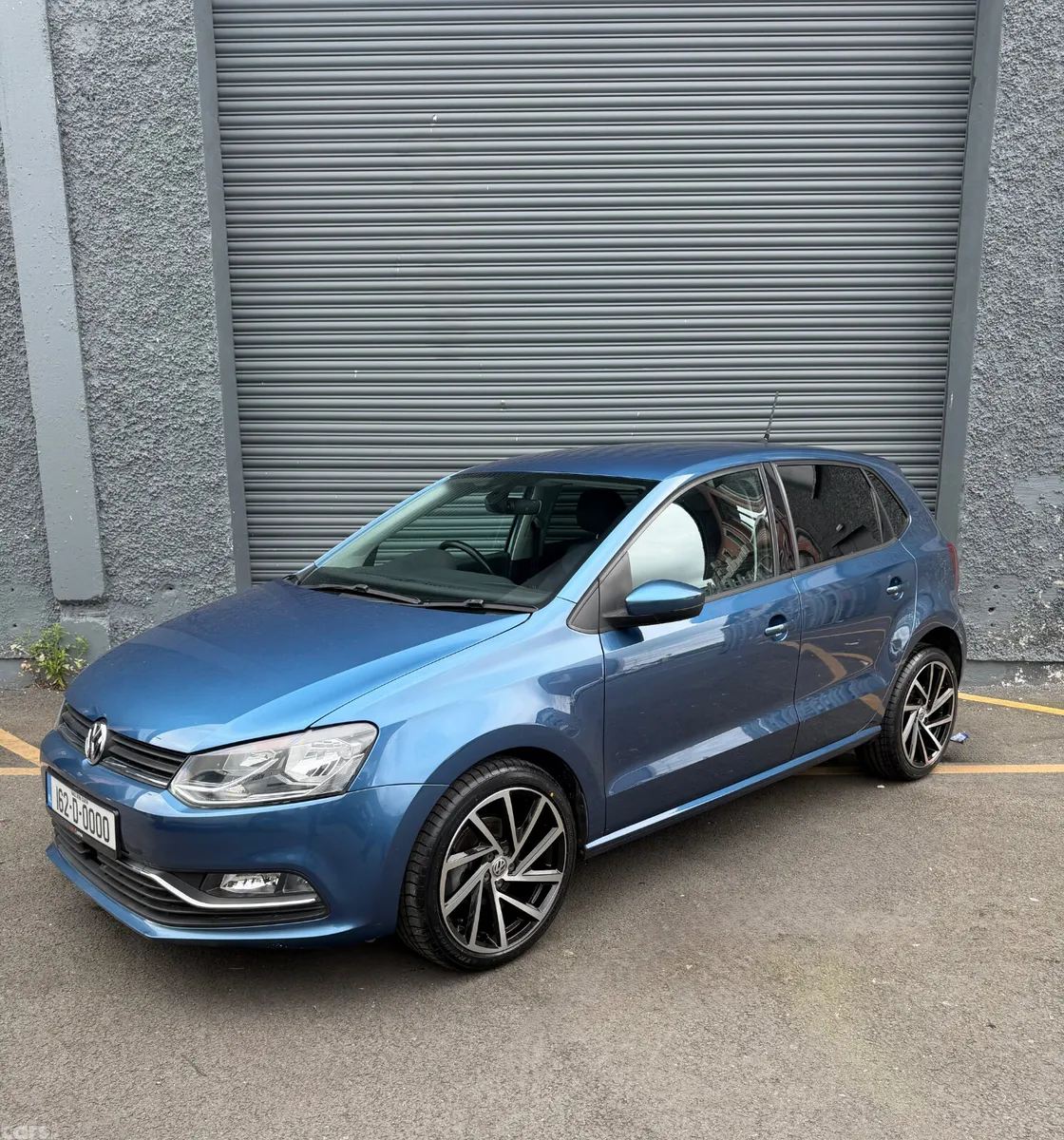 Volkswagen Polo Hatchback, Petrol, 2016, Blue