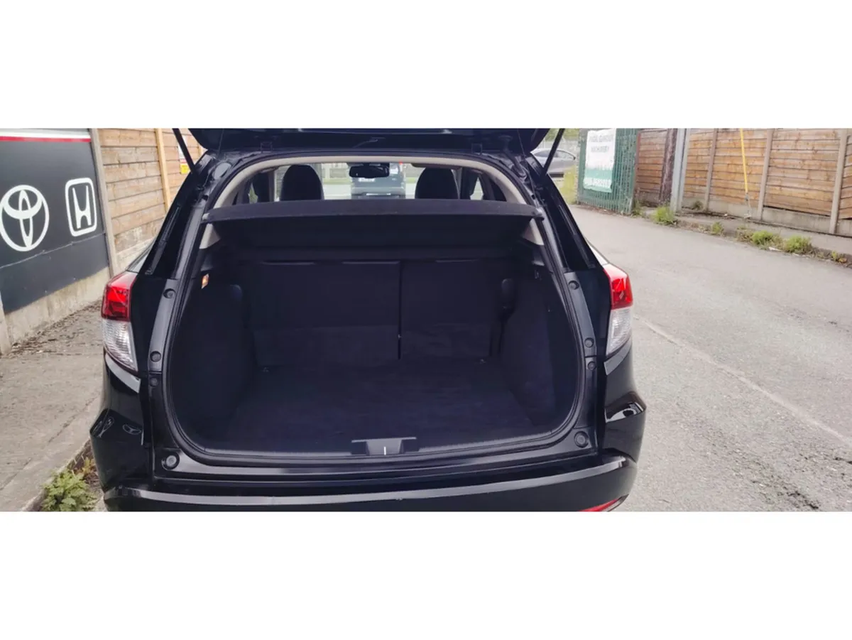 Honda Vezel MPV, Petrol Hybrid, 2017, Black