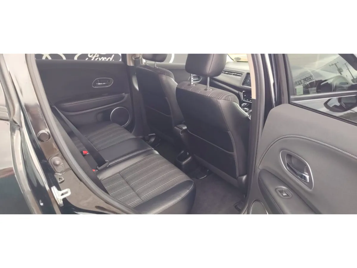 Honda Vezel MPV, Petrol Hybrid, 2017, Black