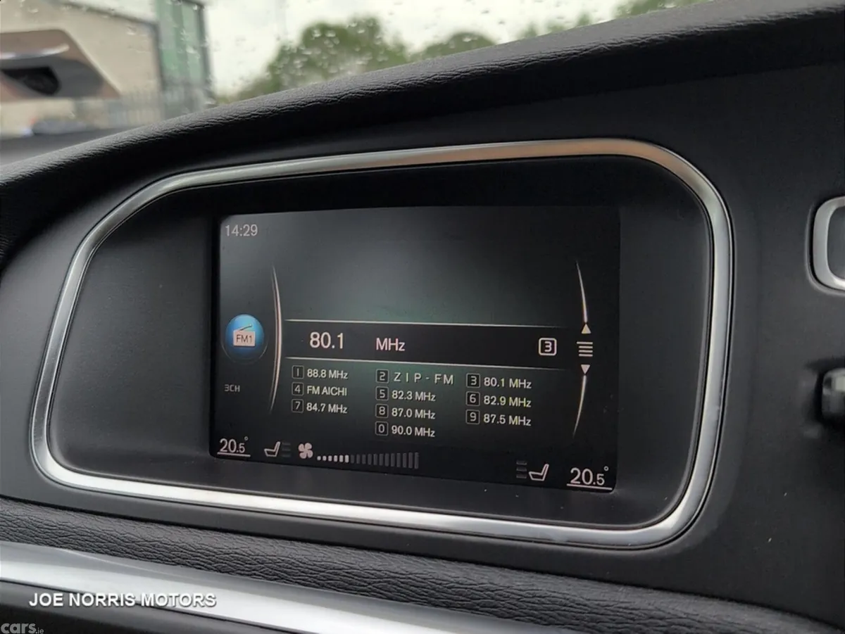 Volvo V40 Hatchback, Diesel, 2017, Brown