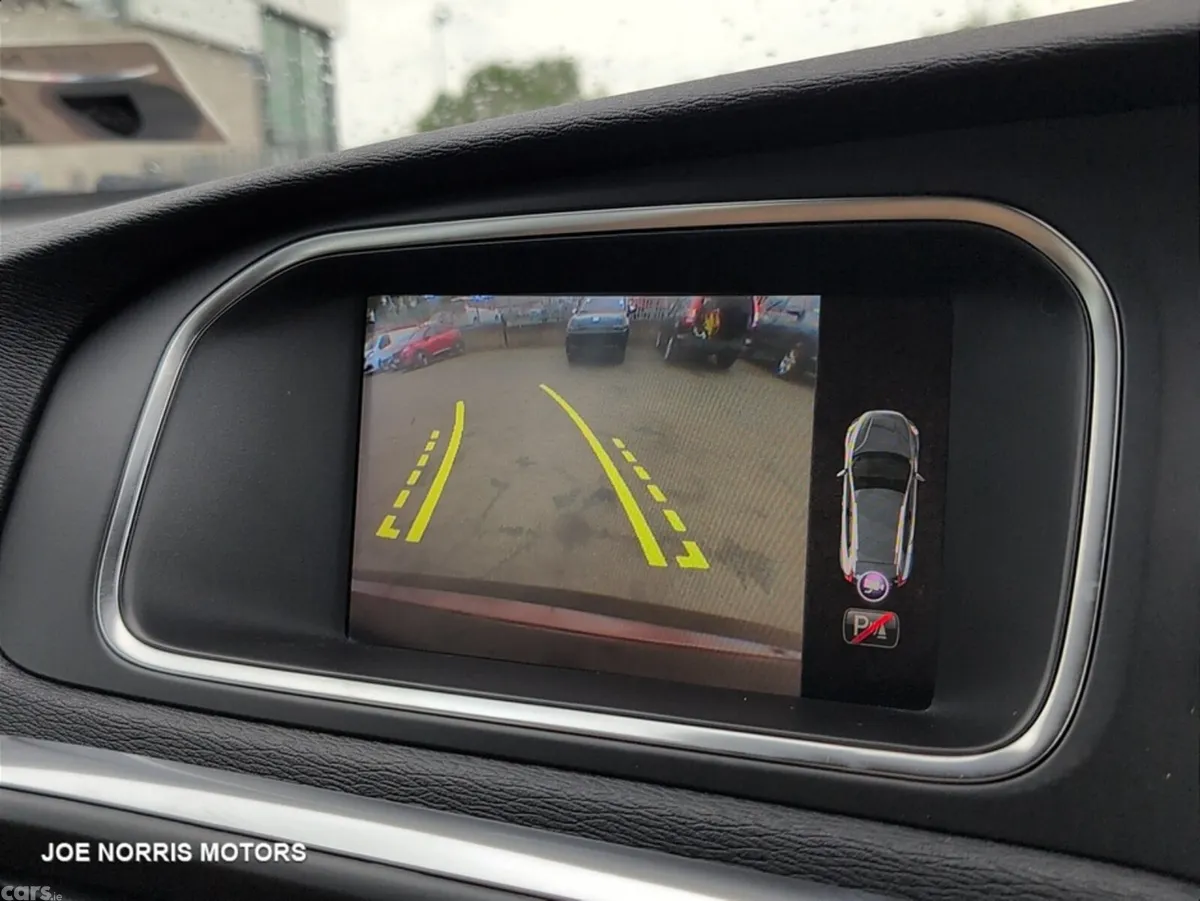 Volvo V40 Hatchback, Diesel, 2017, Brown