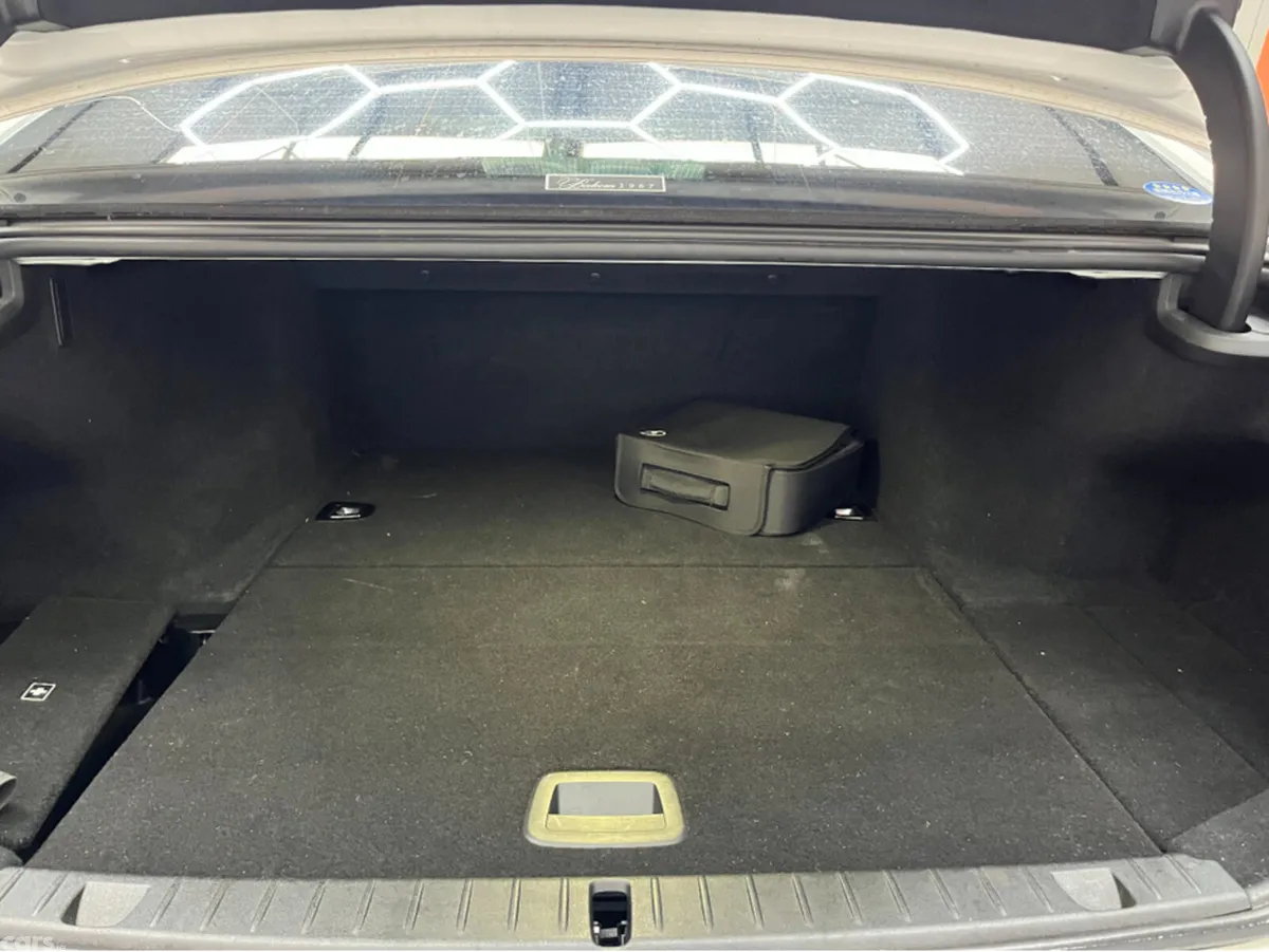 BMW 7-Series Saloon, Petrol Plug-in Hybrid, 2017, White