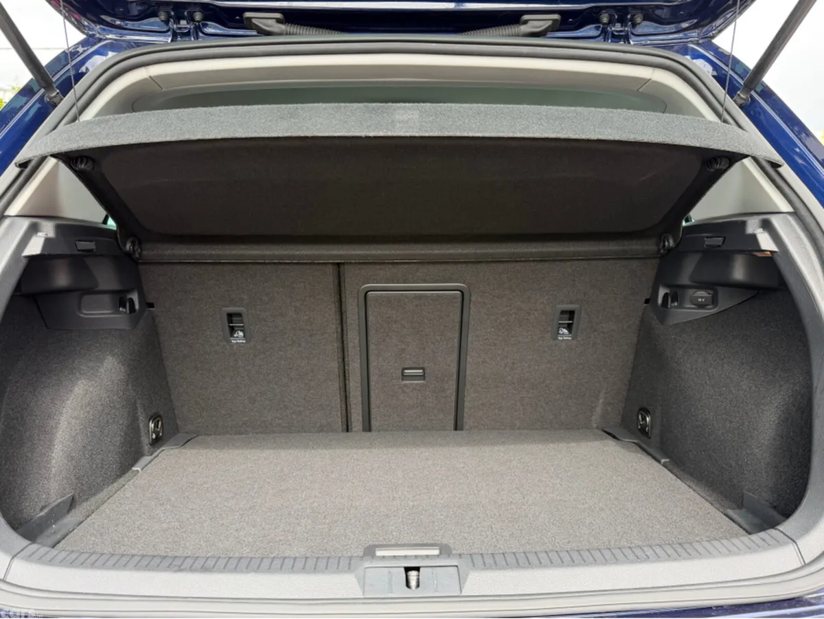 Volkswagen Golf Hatchback, Petrol, 2019, Blue