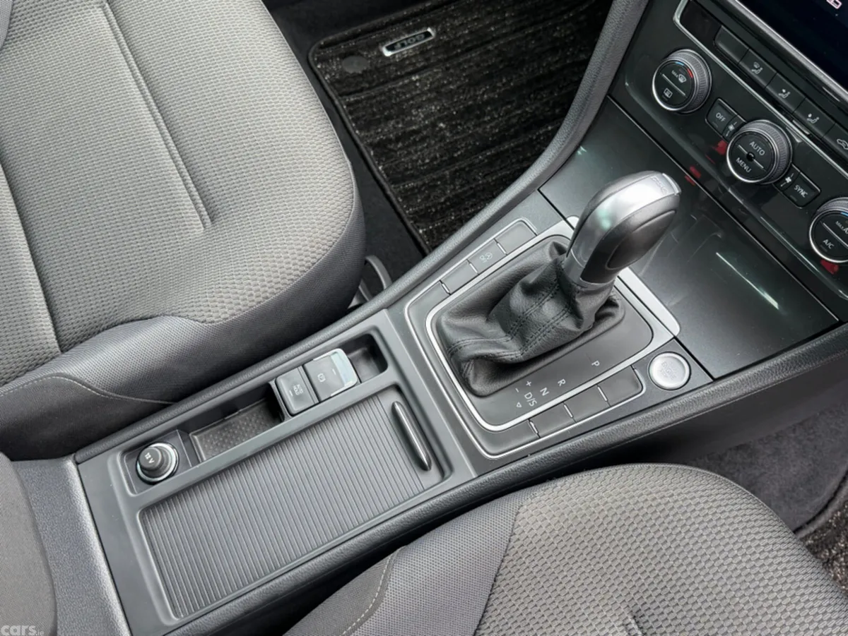 Volkswagen Golf Hatchback, Petrol, 2019, Blue