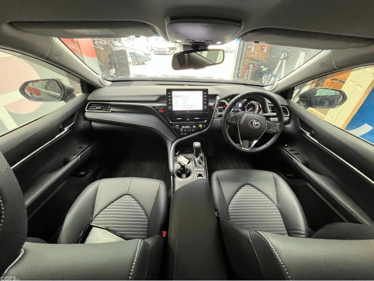 Toyota Camry Saloon, Petrol, 2023, Black