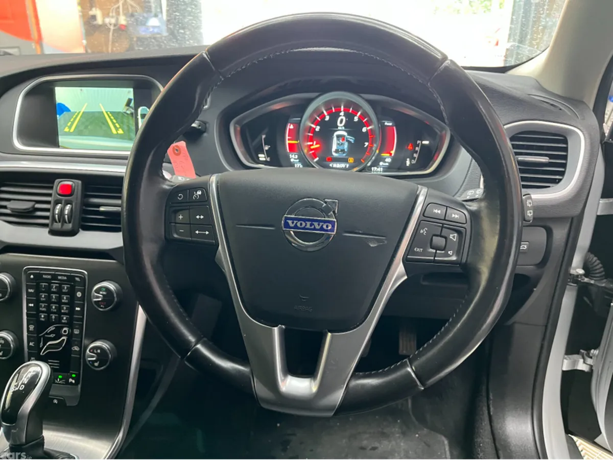 Volvo V40 Hatchback, Petrol, 2015, Silver
