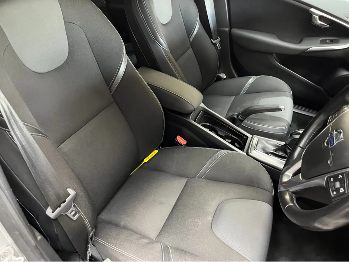 Volvo V40 Hatchback, Petrol, 2015, Silver