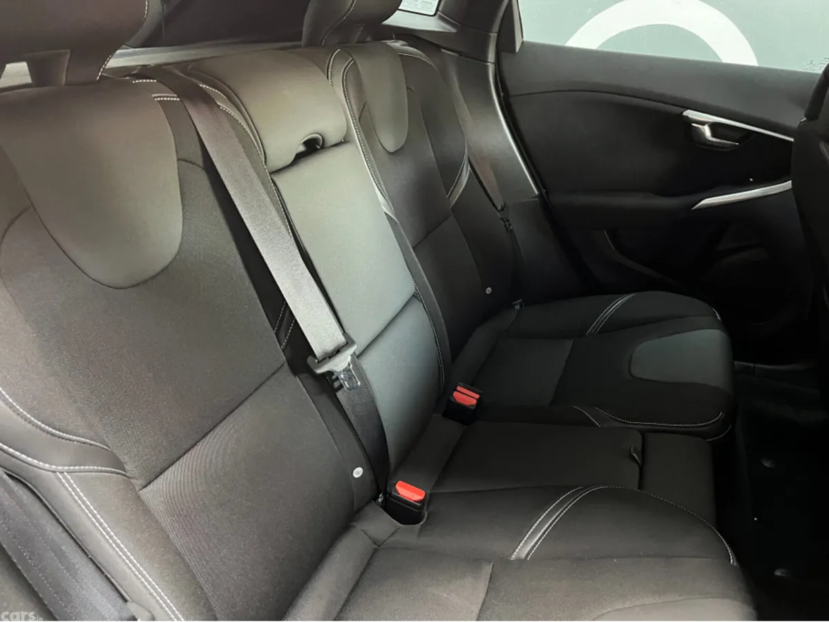 Volvo V40 Hatchback, Petrol, 2015, Silver