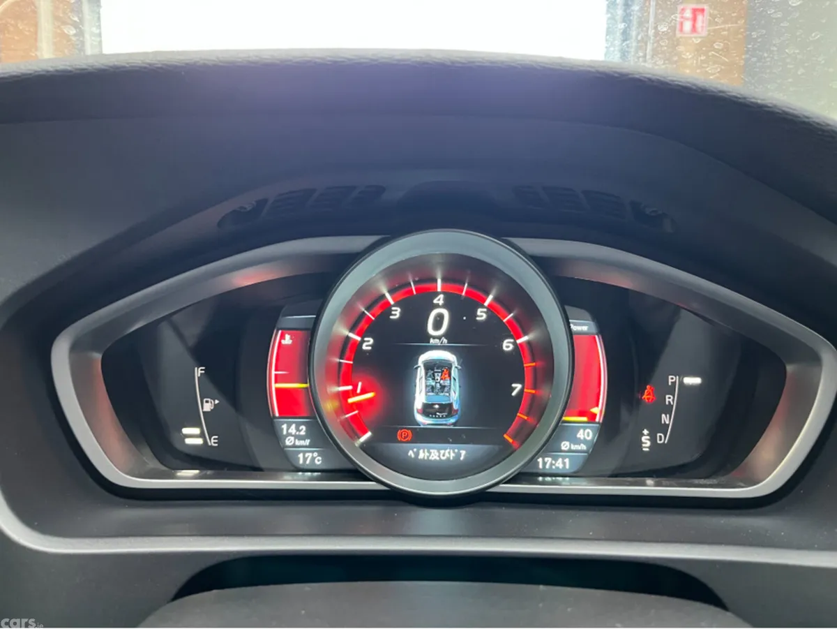 Volvo V40 Hatchback, Petrol, 2015, Silver