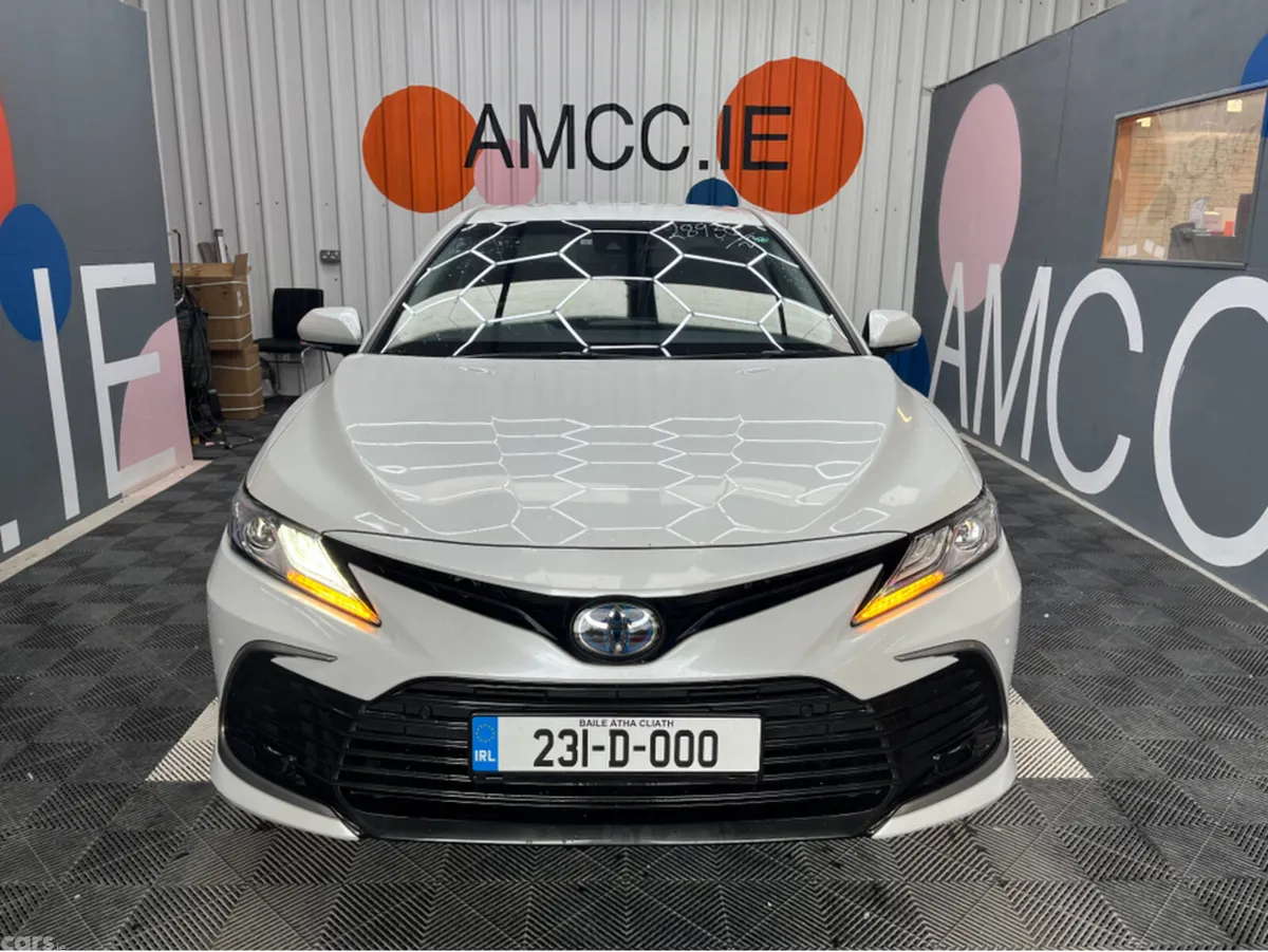 Toyota Camry Saloon, Petrol, 2023, White