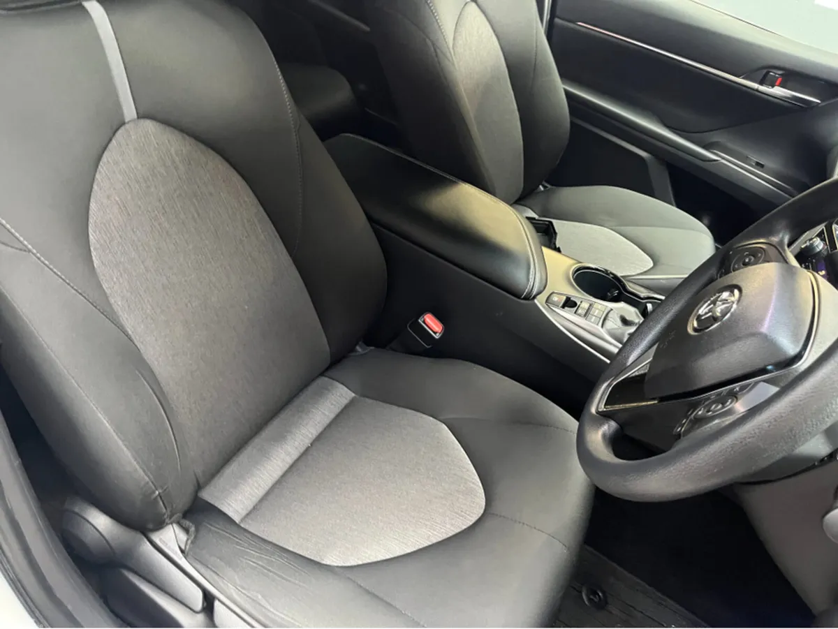 Toyota Camry Saloon, Petrol, 2023, White