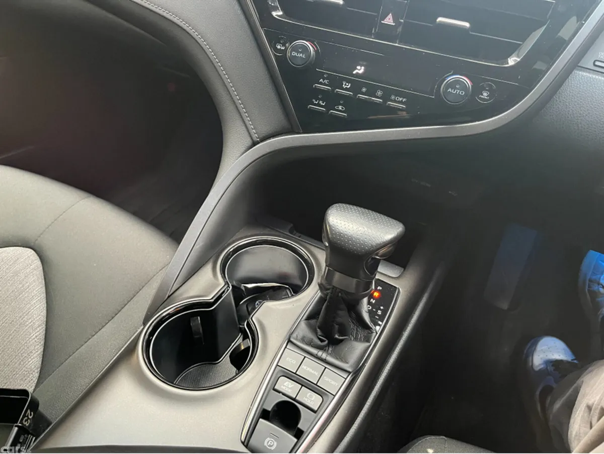 Toyota Camry Saloon, Petrol, 2023, White