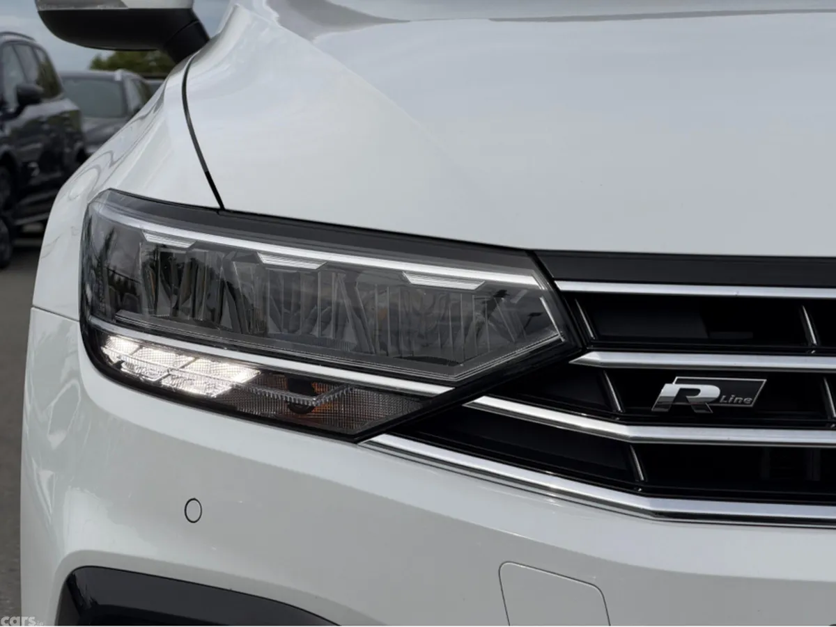 Volkswagen Passat Saloon, Diesel, 2022, White
