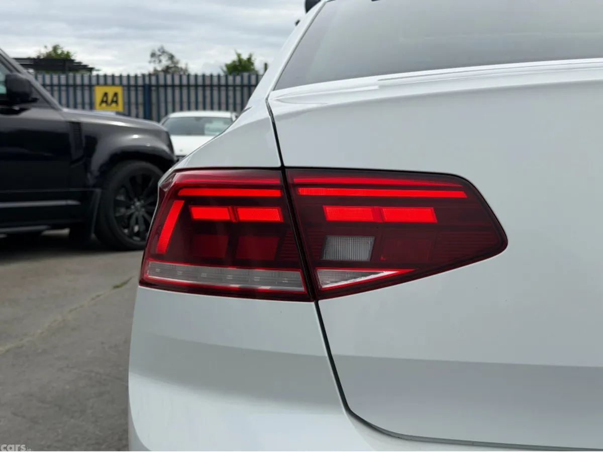 Volkswagen Passat Saloon, Diesel, 2022, White