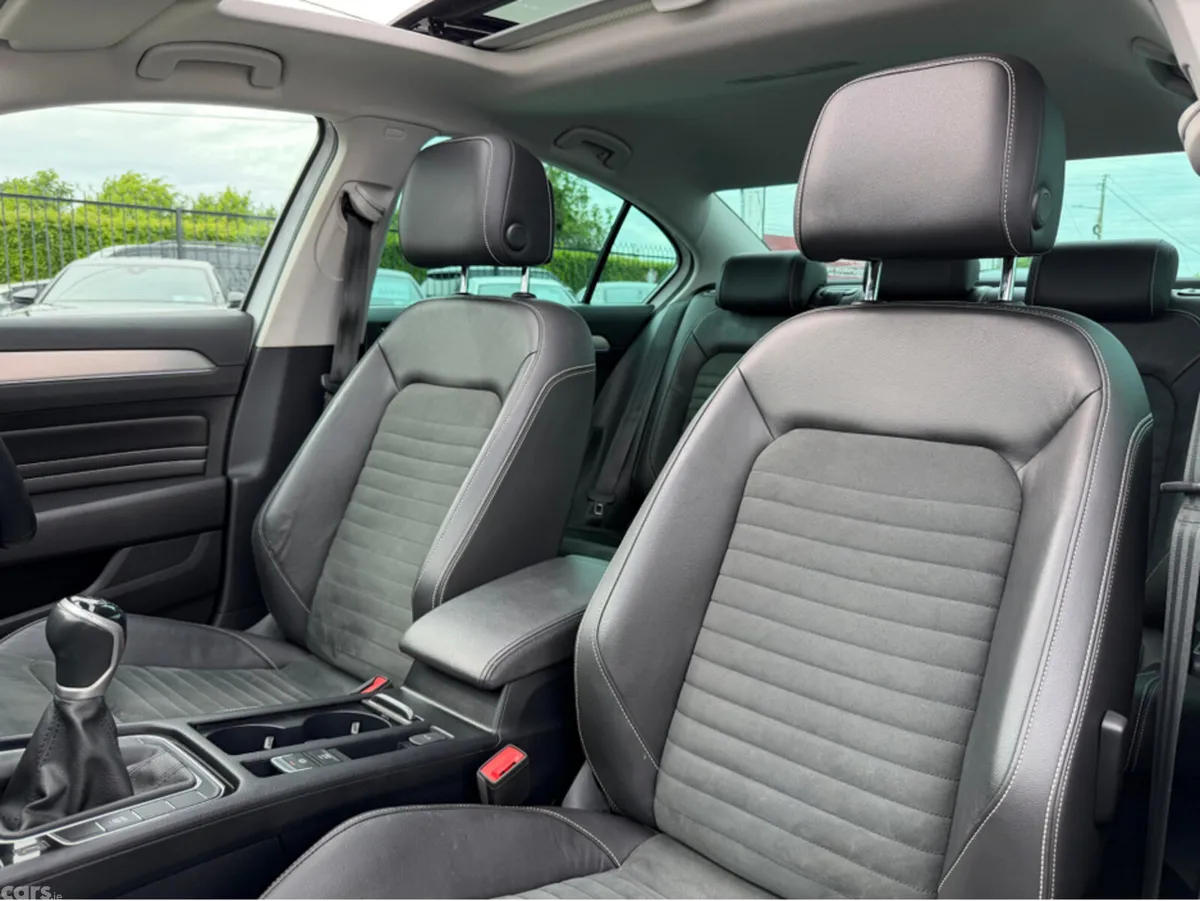 Volkswagen Passat Saloon, Diesel, 2022, White