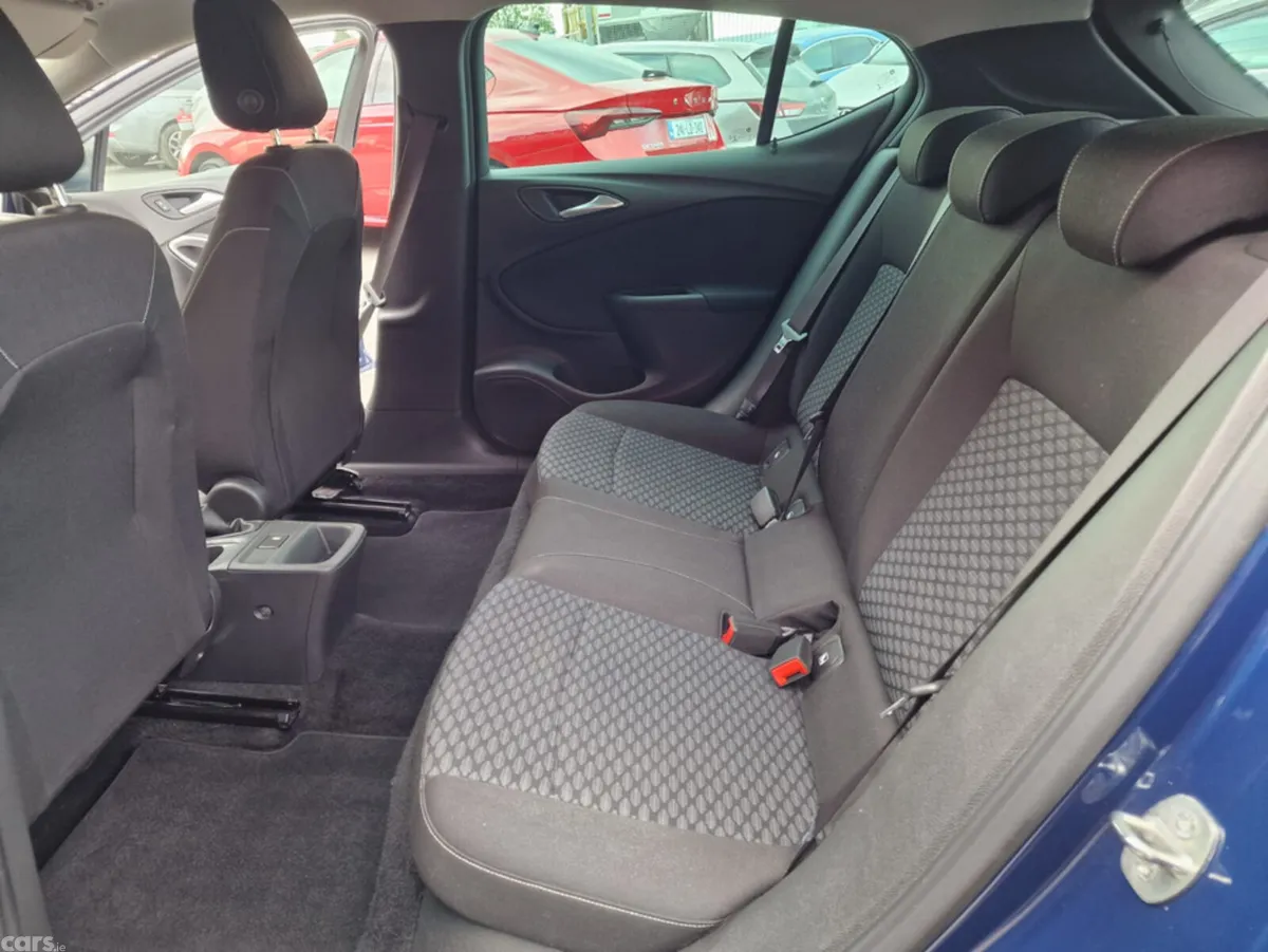 Opel Astra Hatchback, Diesel, 2020, Blue