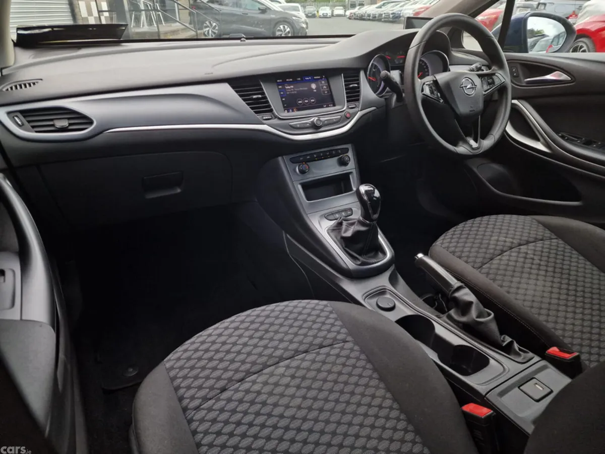 Opel Astra Hatchback, Diesel, 2020, Blue