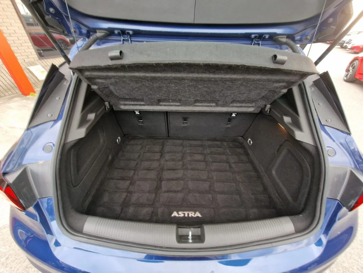 Opel Astra Hatchback, Diesel, 2020, Blue