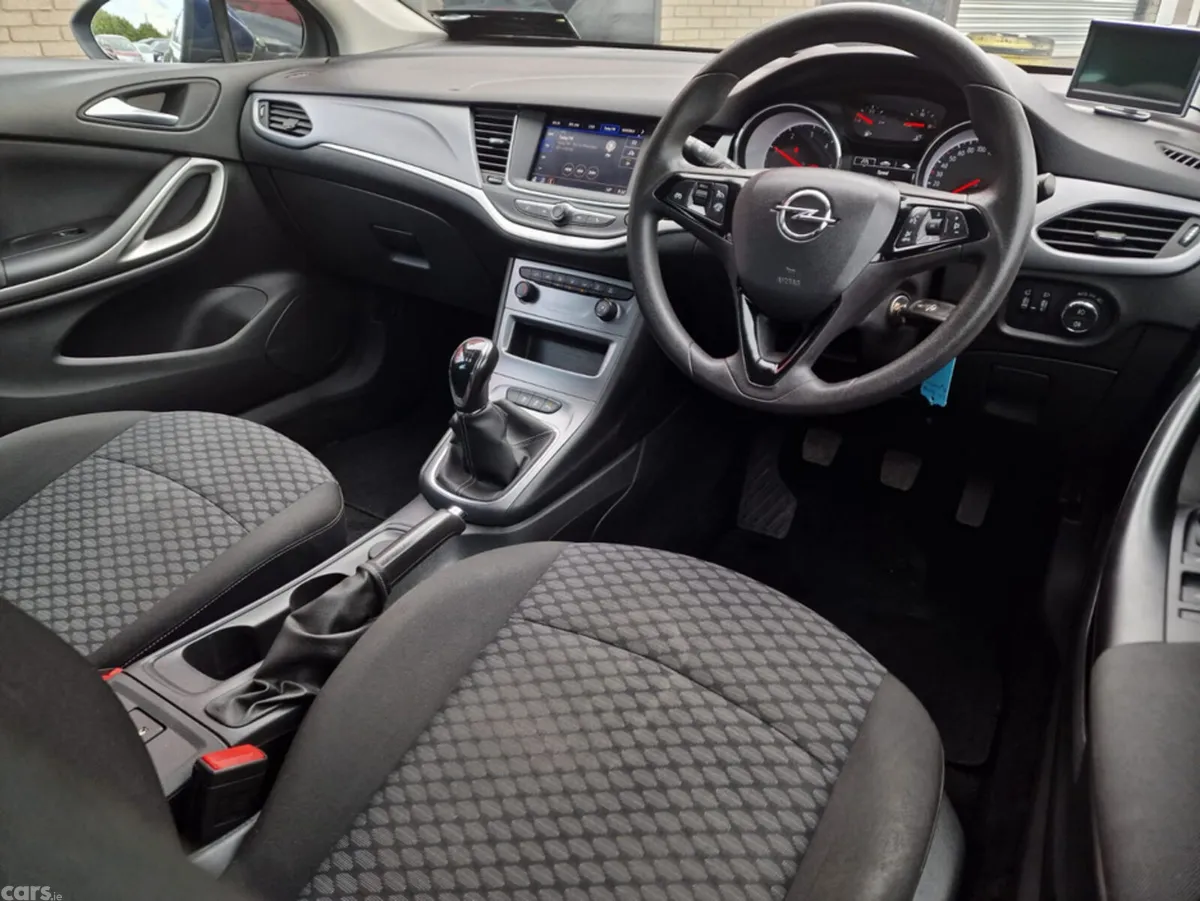 Opel Astra Hatchback, Diesel, 2020, Blue