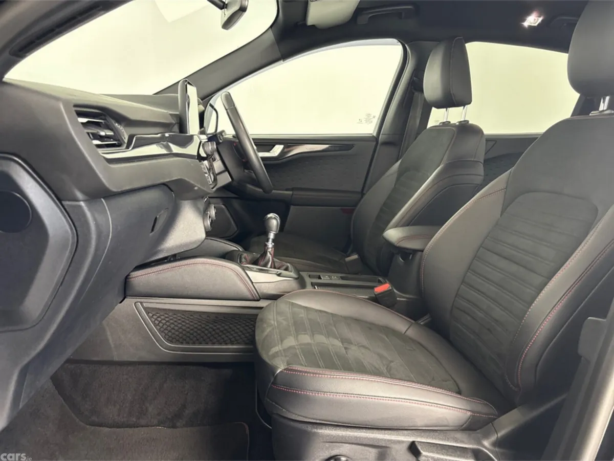Ford Kuga MPV, Diesel, 2021, Black
