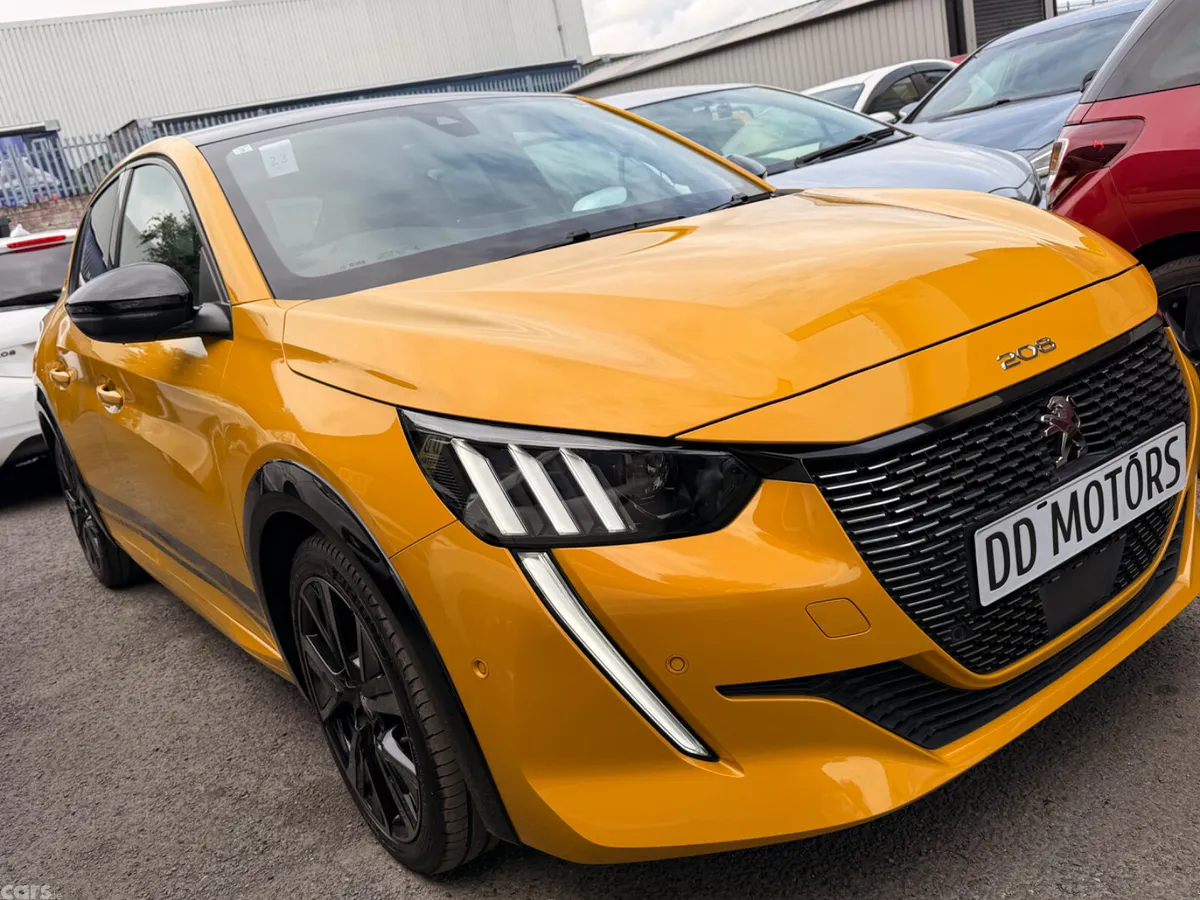 Peugeot 208 Hatchback, Petrol, 2021, Yellow