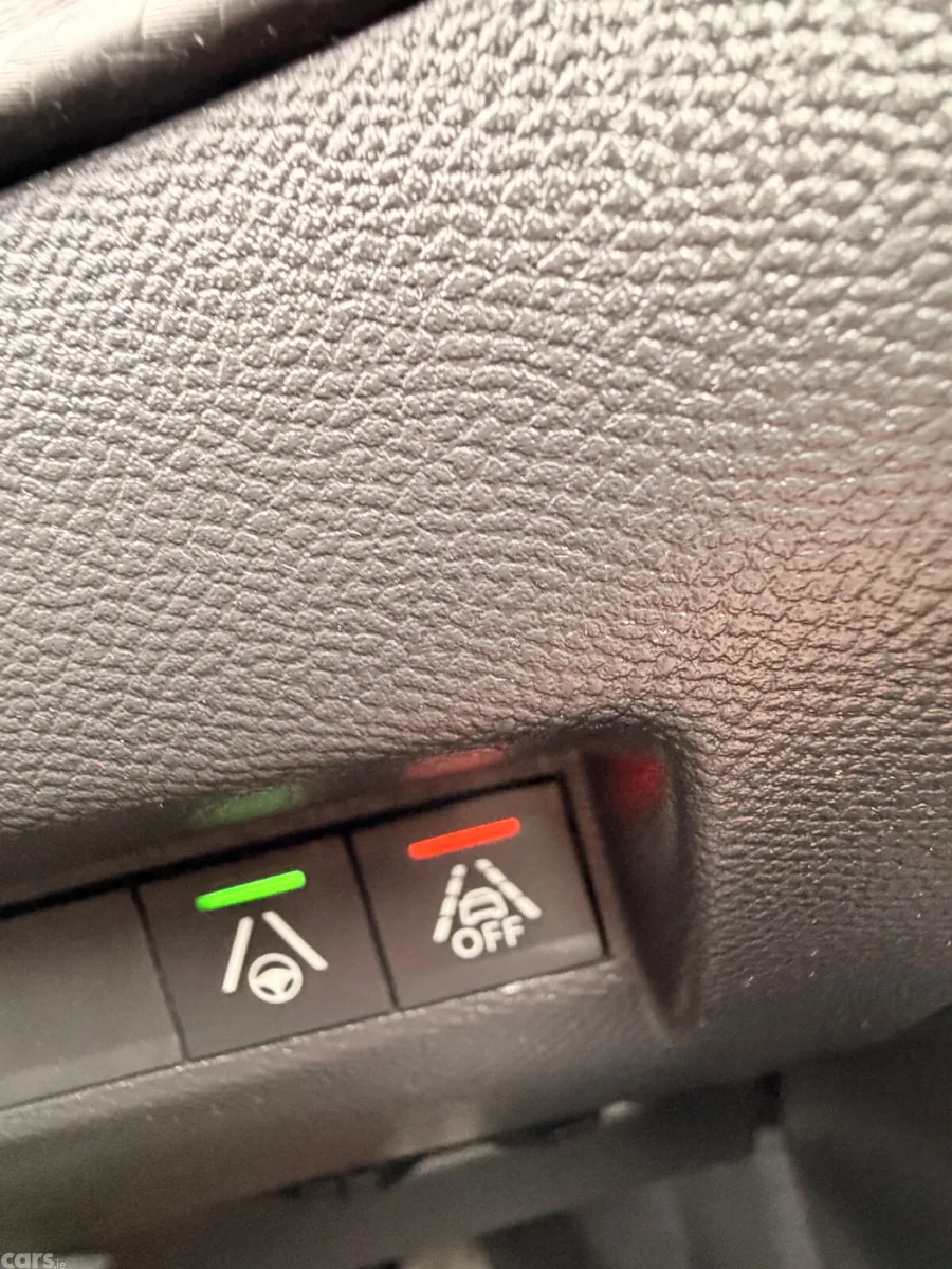 Peugeot 208 Hatchback, Petrol, 2021, Yellow
