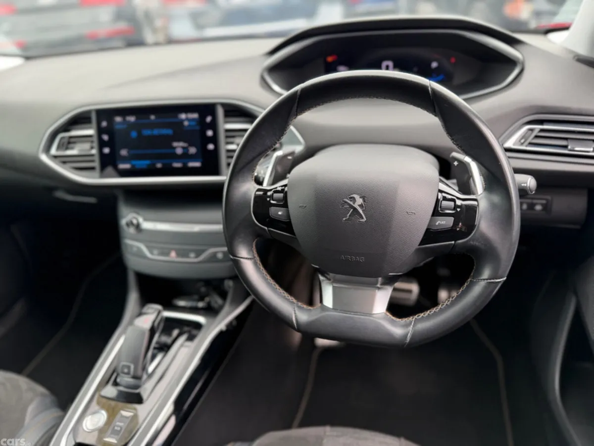 Peugeot 308 Hatchback, Diesel, 2021, Blue