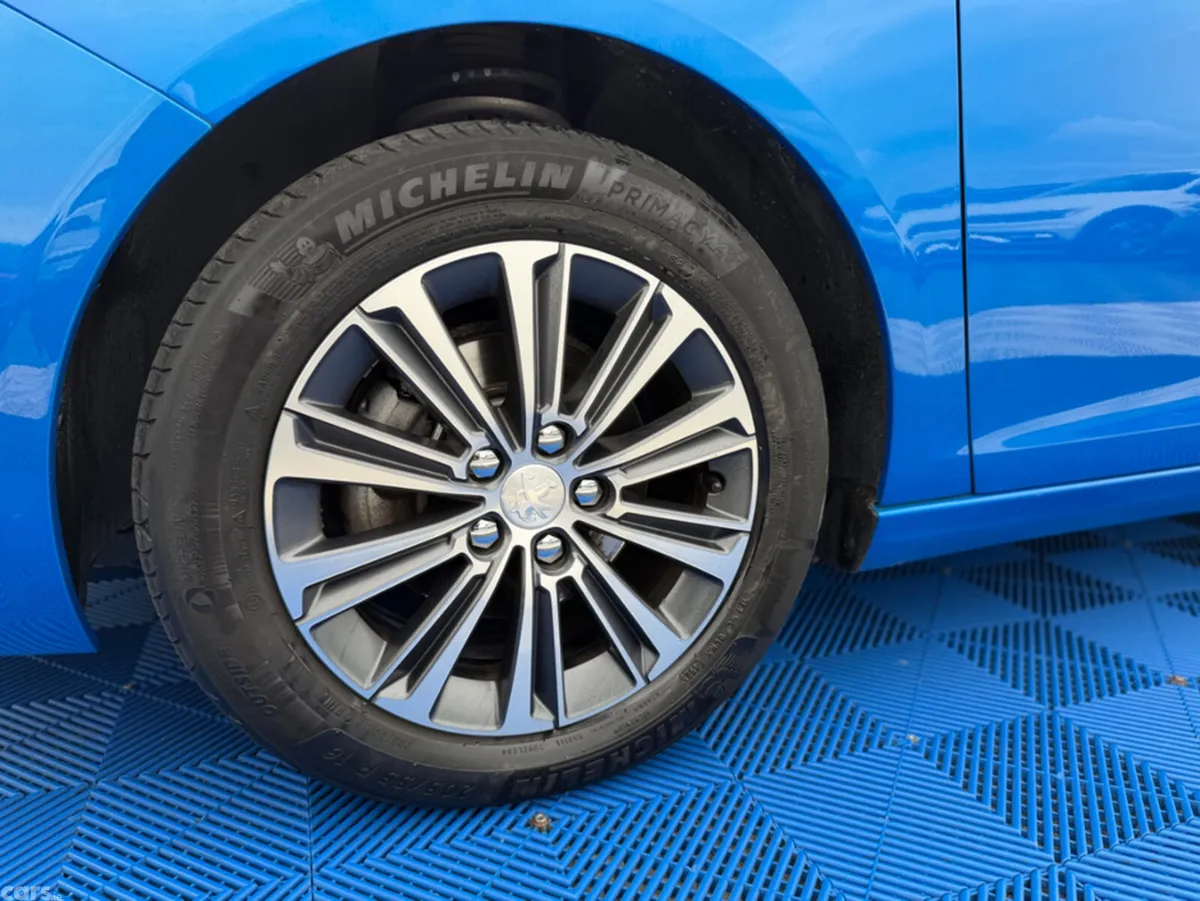 Peugeot 308 Hatchback, Diesel, 2021, Blue