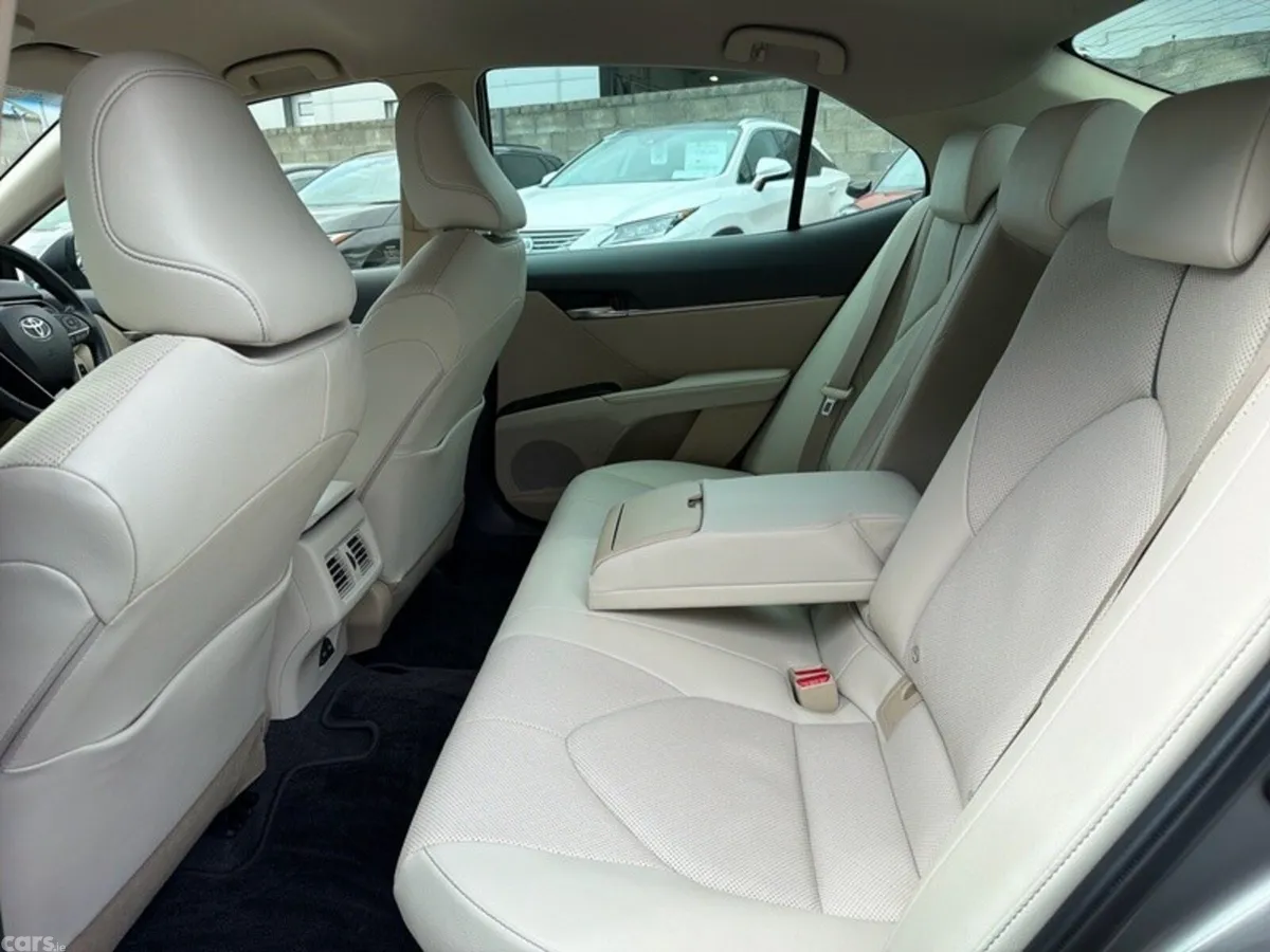 Toyota Camry Saloon, Petrol Hybrid, 2023, Grey