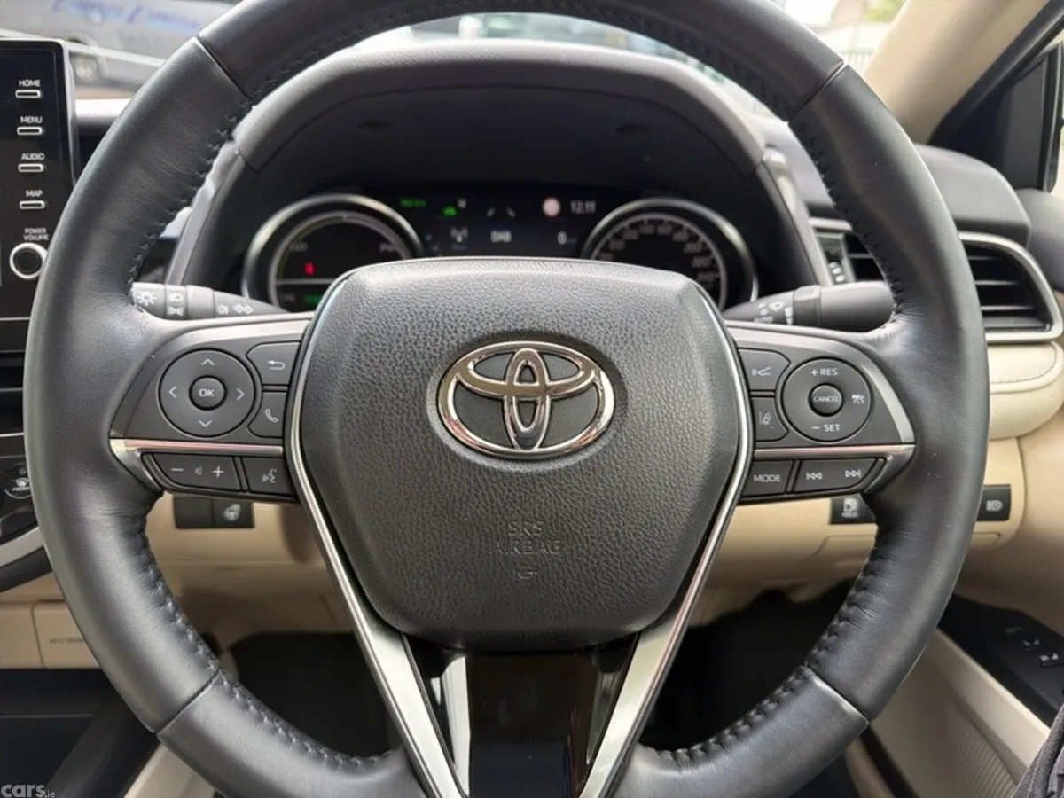Toyota Camry Saloon, Petrol Hybrid, 2023, Grey