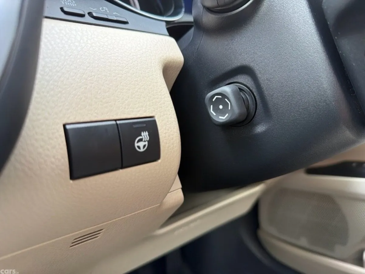 Toyota Camry Saloon, Petrol Hybrid, 2023, Grey