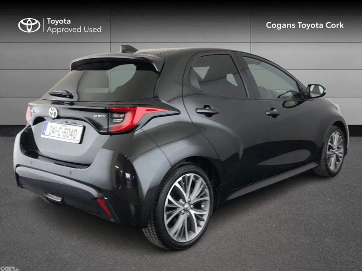 Toyota Yaris Hatchback, Petrol Hybrid, 2024, Black
