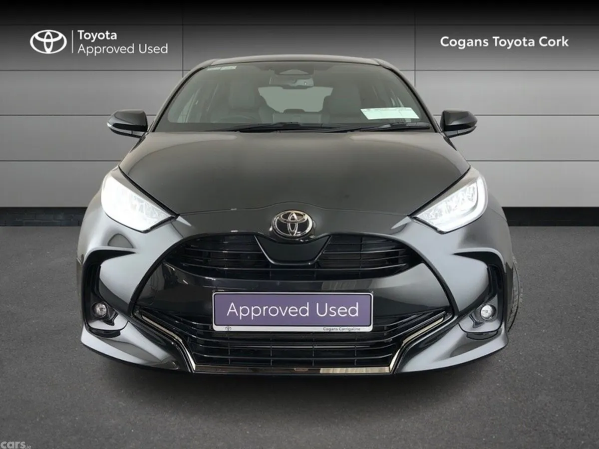 Toyota Yaris Hatchback, Petrol Hybrid, 2024, Black