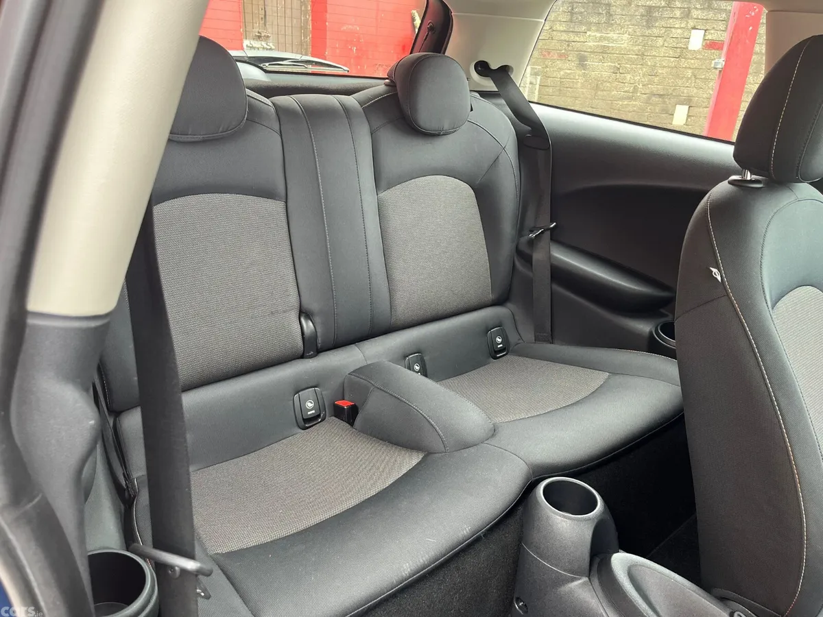 Mini Cooper Hatchback, Diesel, 2015, Blue