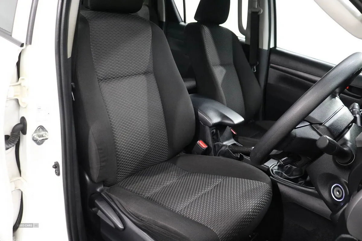 Toyota Hilux Pick Up, Diesel, 2022, White