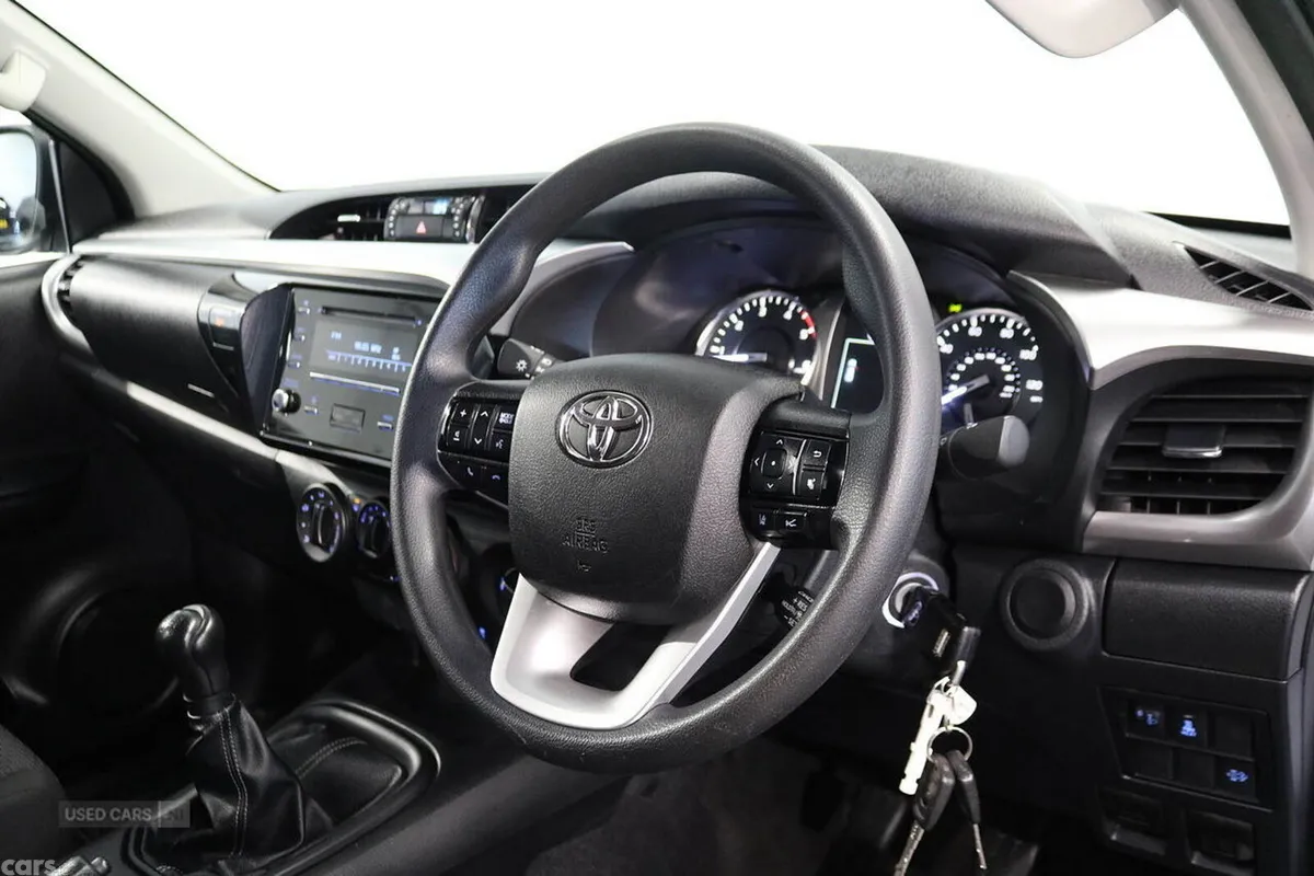Toyota Hilux Pick Up, Diesel, 2022, White