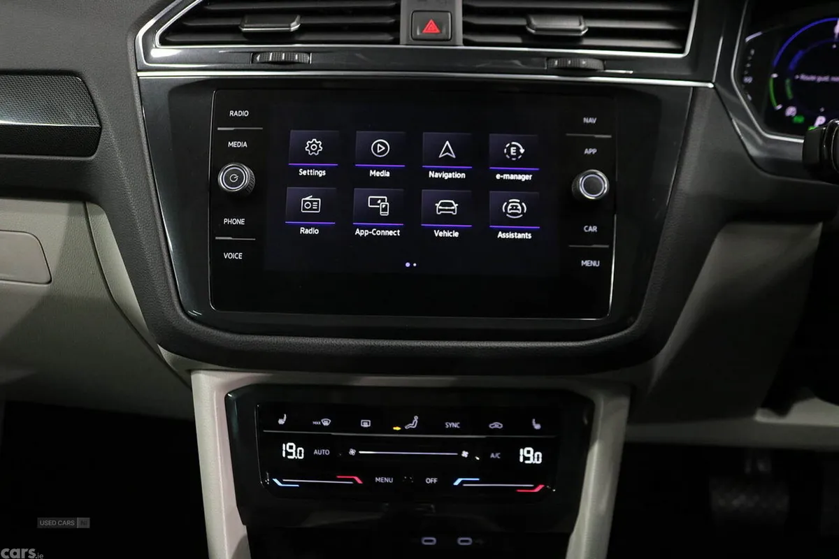 Volkswagen Tiguan SUV, Petrol Hybrid, 2023, Blue