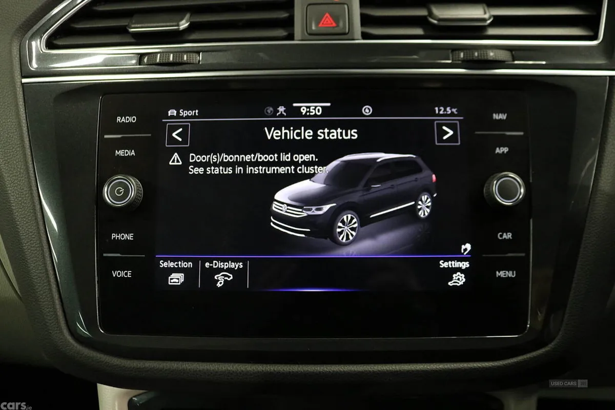Volkswagen Tiguan SUV, Petrol Hybrid, 2023, Blue