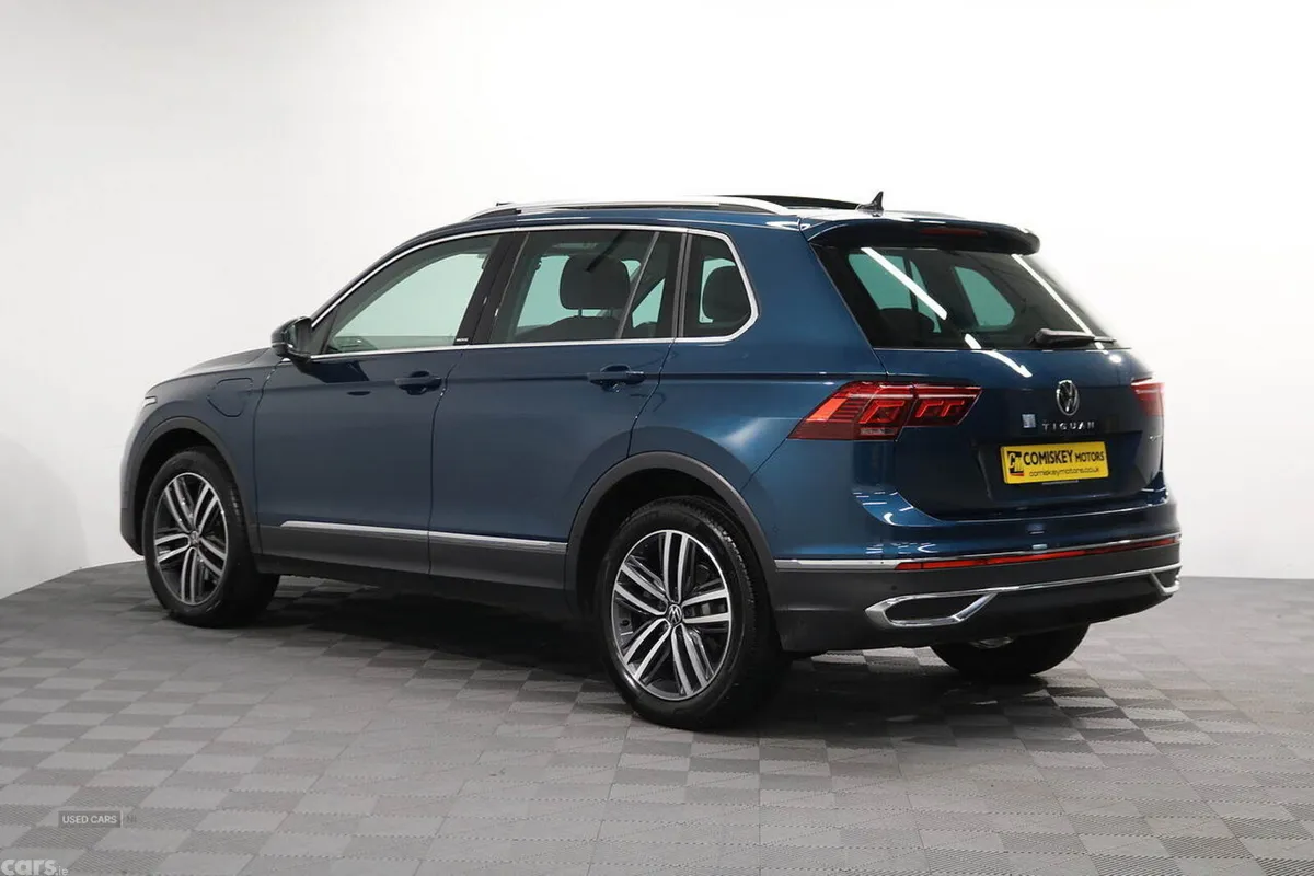 Volkswagen Tiguan SUV, Petrol Hybrid, 2023, Blue