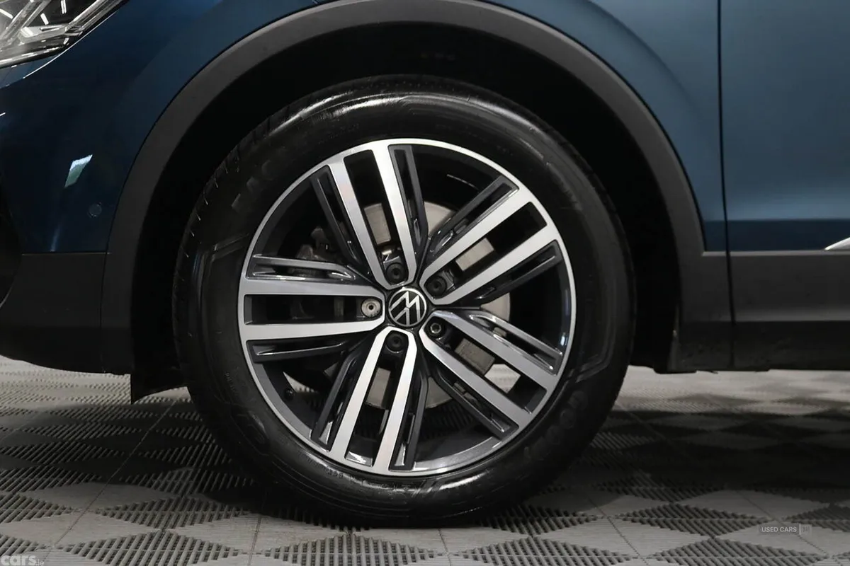 Volkswagen Tiguan SUV, Petrol Hybrid, 2023, Blue