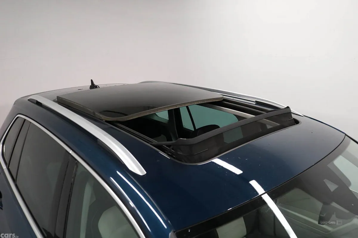Volkswagen Tiguan SUV, Petrol Hybrid, 2023, Blue