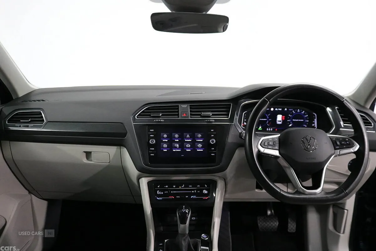 Volkswagen Tiguan SUV, Petrol Hybrid, 2023, Blue