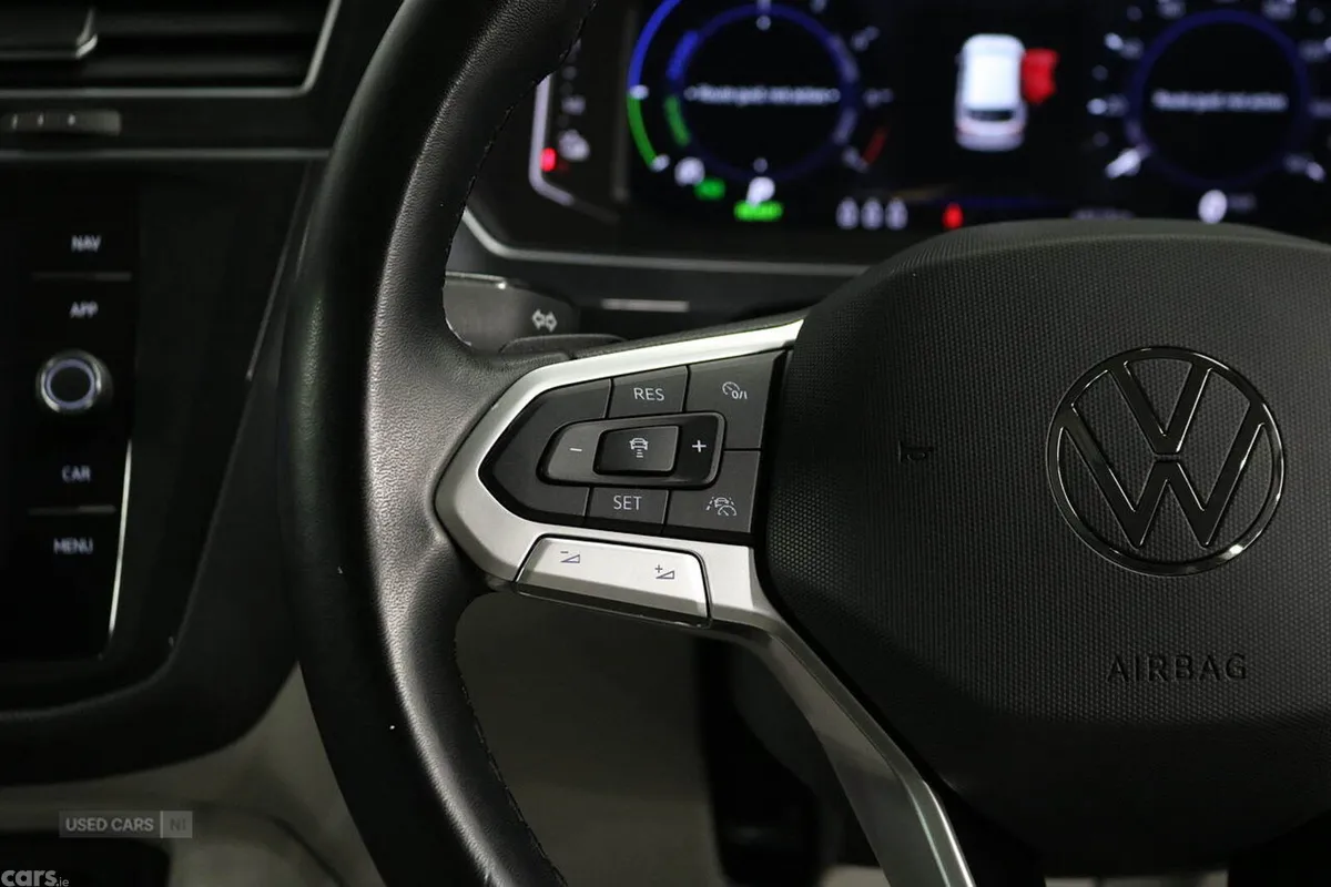 Volkswagen Tiguan SUV, Petrol Hybrid, 2023, Blue
