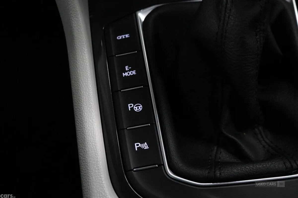Volkswagen Tiguan SUV, Petrol Hybrid, 2023, Blue