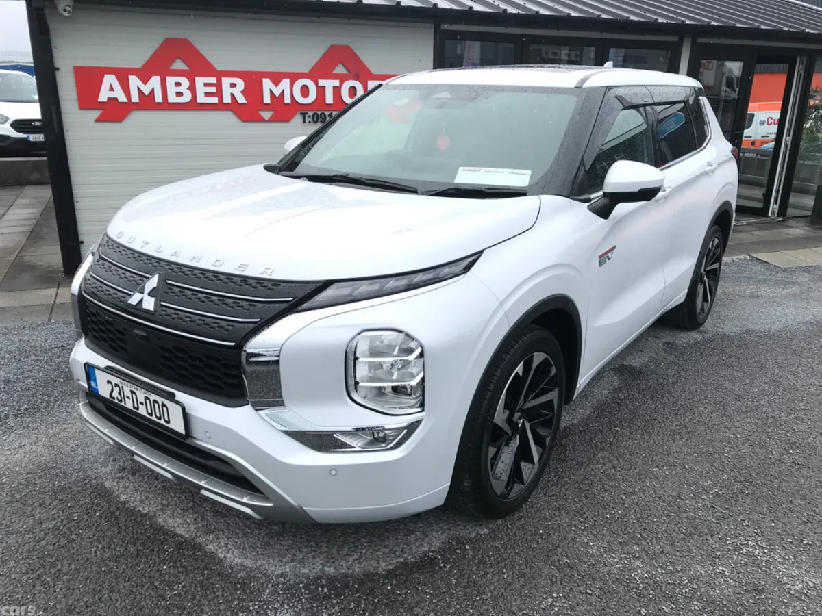 Mitsubishi Outlander SUV, Petrol Plug-in Hybrid, 2023, White